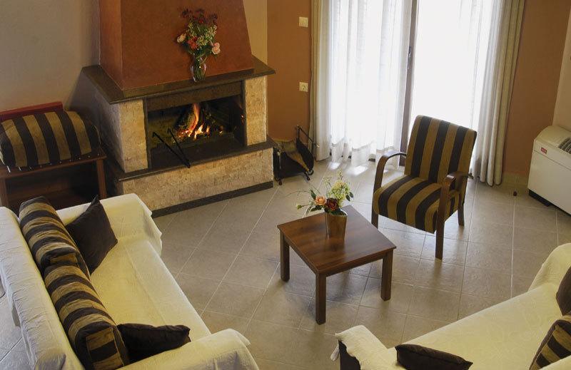 Karyon Apartments Kariófiton Extérieur photo